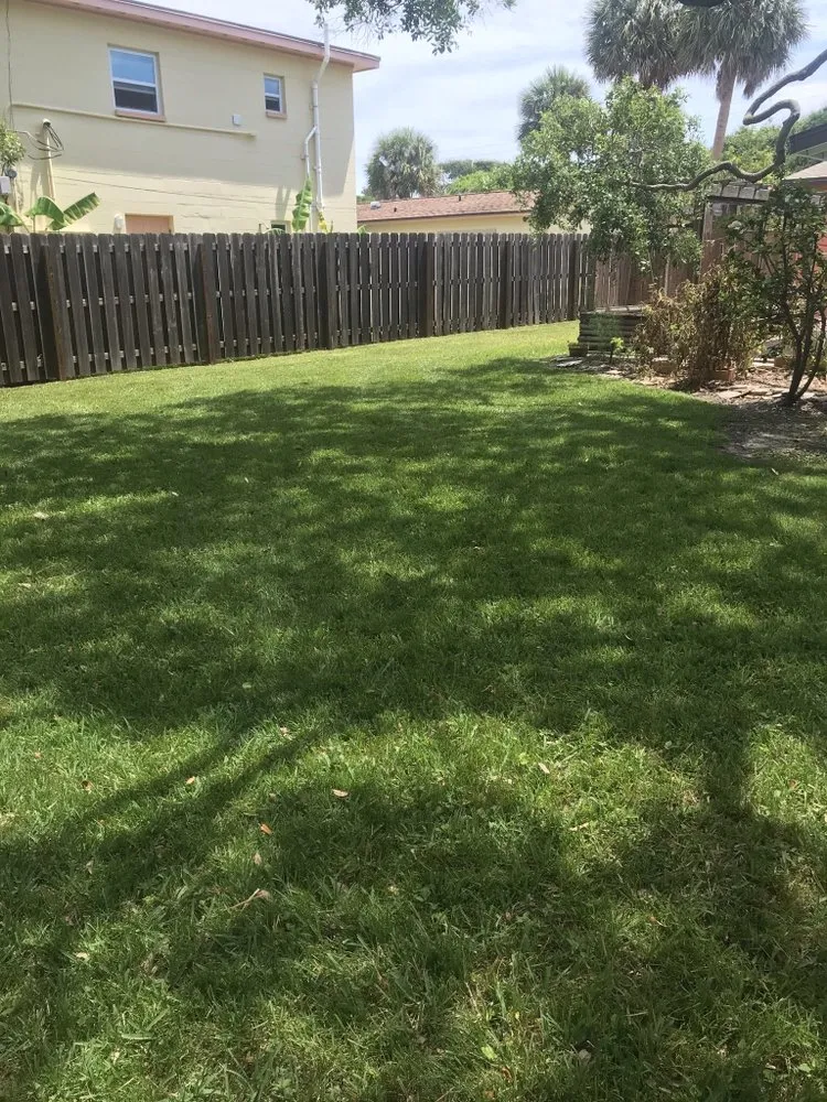 Expert lawn care service experts serving Cocoa Beach, FL - Kelly's Lawns