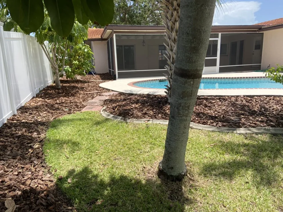 Top-rated yard cleanup service experts serving Cocoa Beach, FL - Kelly's Lawns