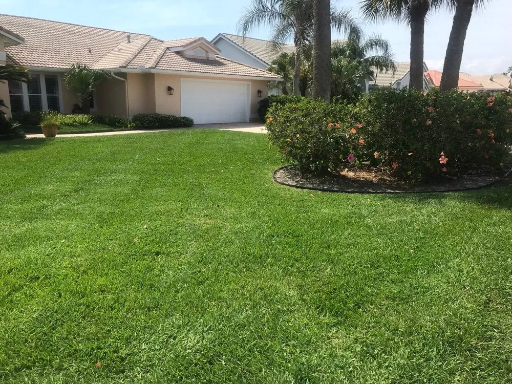 Custom garden landscaping experts serving Cocoa Beach, FL - Kelly's Lawns