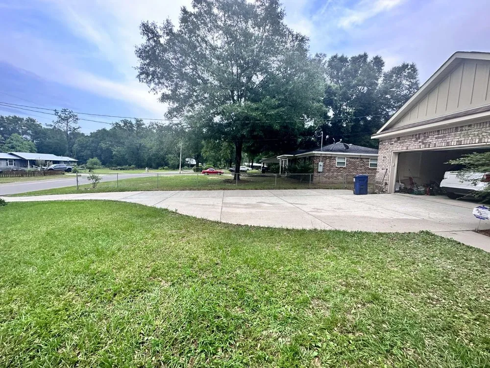 Top-rated landscape design for beautiful yards in Saraland, AL by Kelly’s Pressure Washing