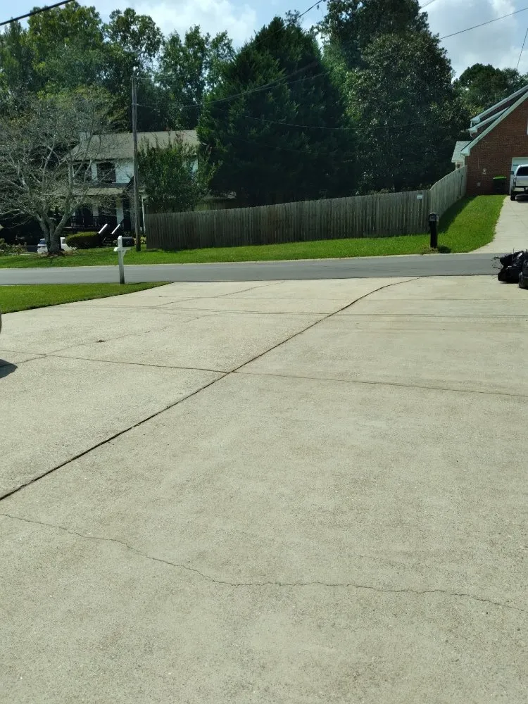 Top-rated lawn care service in Valley, AL by Kelo Farm Hauling