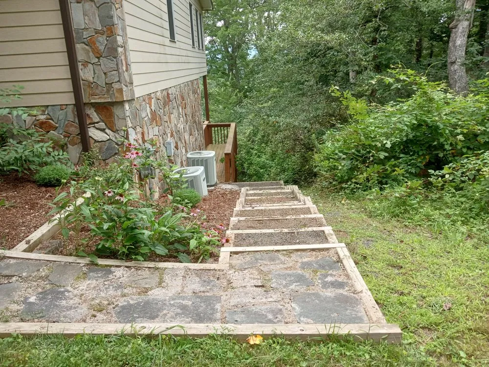 Local residential landscaping experts serving Spruce Pine, NC - Kel's Outdoor Services and Landscaping