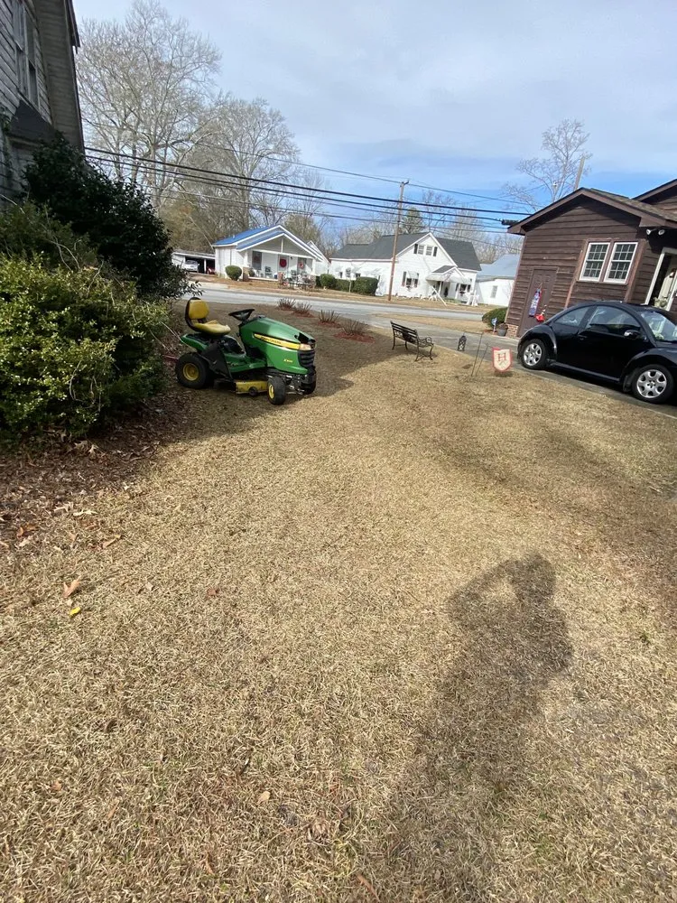Trusted landscaping services in Williamston, NC - Kemauri L