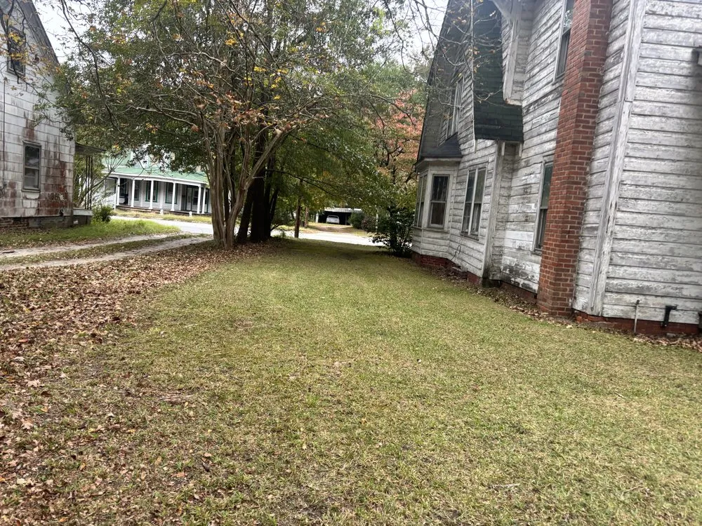 Trusted residential landscaping for year-round maintenance across Williamston, NC - Kemauri L