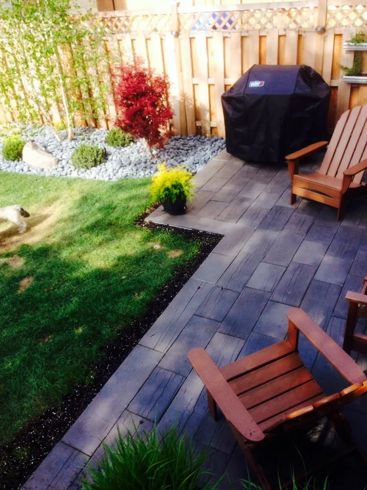 Custom garden landscaping for homes across Chicago, IL - Kemora Landscapes