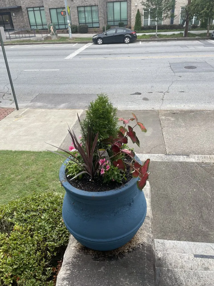 Top-rated garden landscaping for beautiful yards in East Point, GA by Kemp's Landscaping