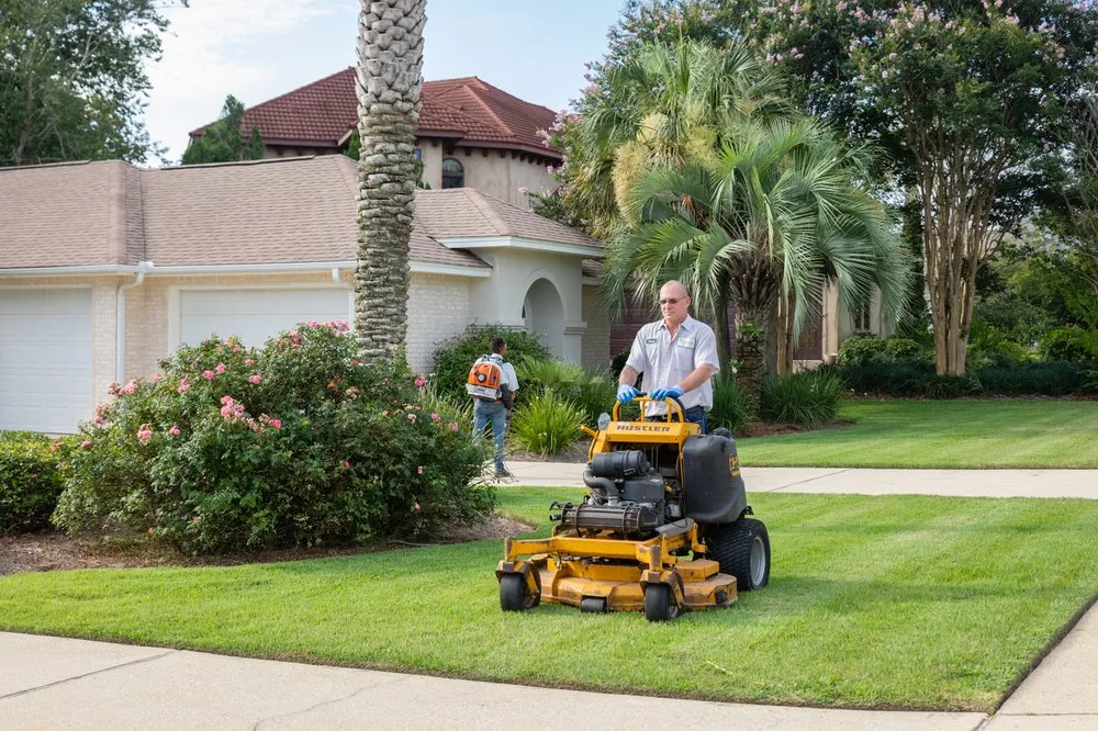 Top-rated yard cleanup service with custom design in Gulf Breeze, FL by Ken Griffin Landscape Contractors