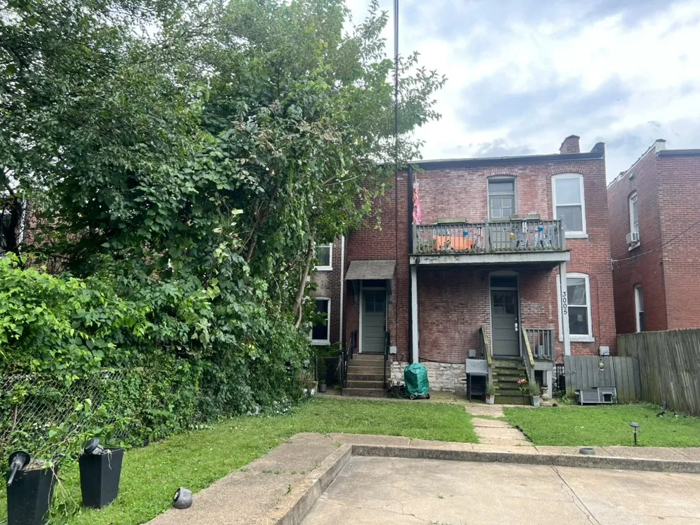 Professional yard maintenance experts serving Perryville, MO - KenBows Lawn Care & Tree Service