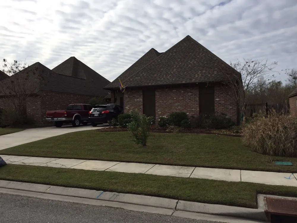 Professional yard maintenance experts serving Baton Rouge, LA - Kennedy and Smith Lawns