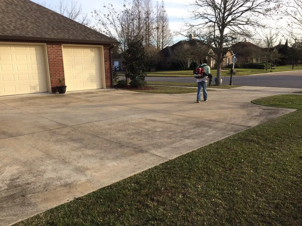 Custom yard maintenance for homes across Baton Rouge, LA - Kennedy and Smith Lawns