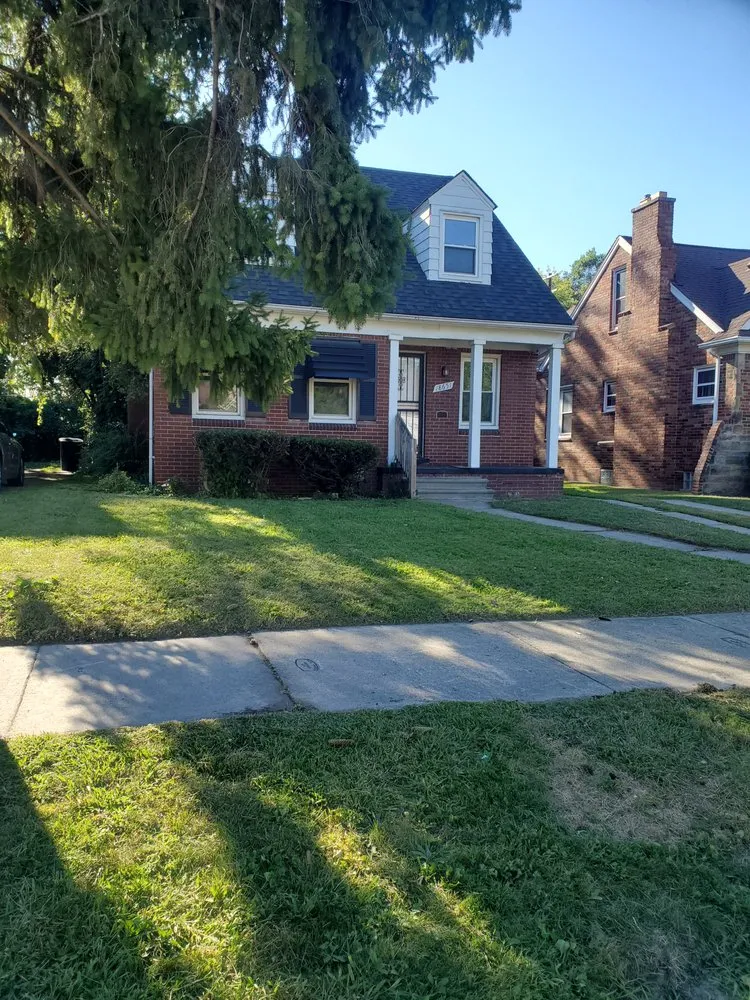 Affordable lawn care service experts serving Detroit, MI - Kennedy's Landscapeing