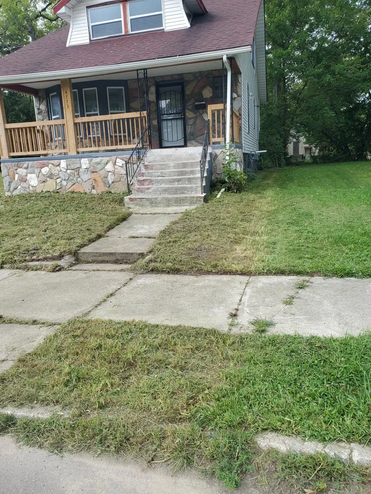 Reliable lawn care service in Detroit, MI - Kennedy's Landscapeing