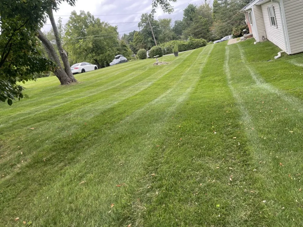 Expert lawn care service in Ridgefield, CT by Kenney’s Landscaping
