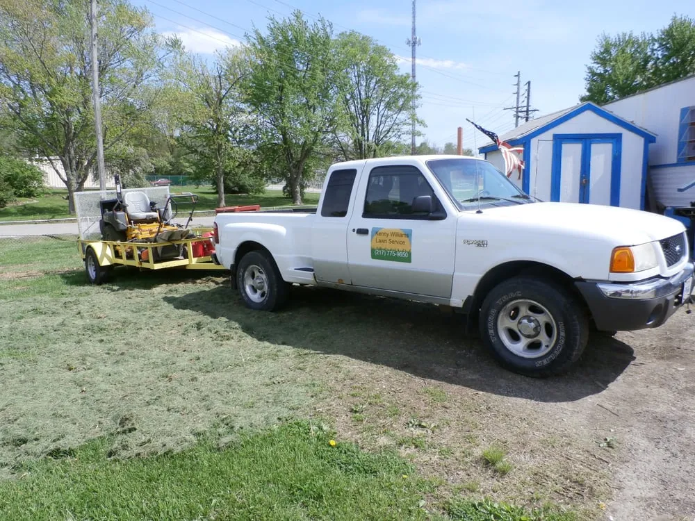 Local landscaping services experts serving Decatur, IL - Kenny Williams Lawn Services