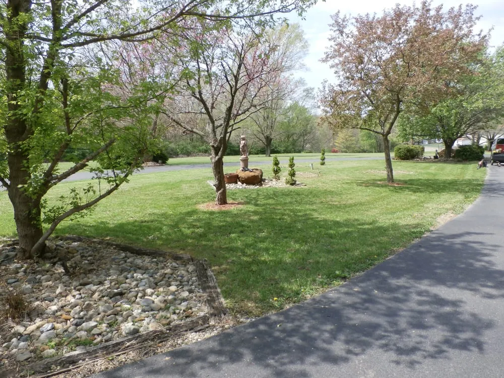 Top-rated yard maintenance experts serving Decatur, IL - Kenny Williams Lawn Services