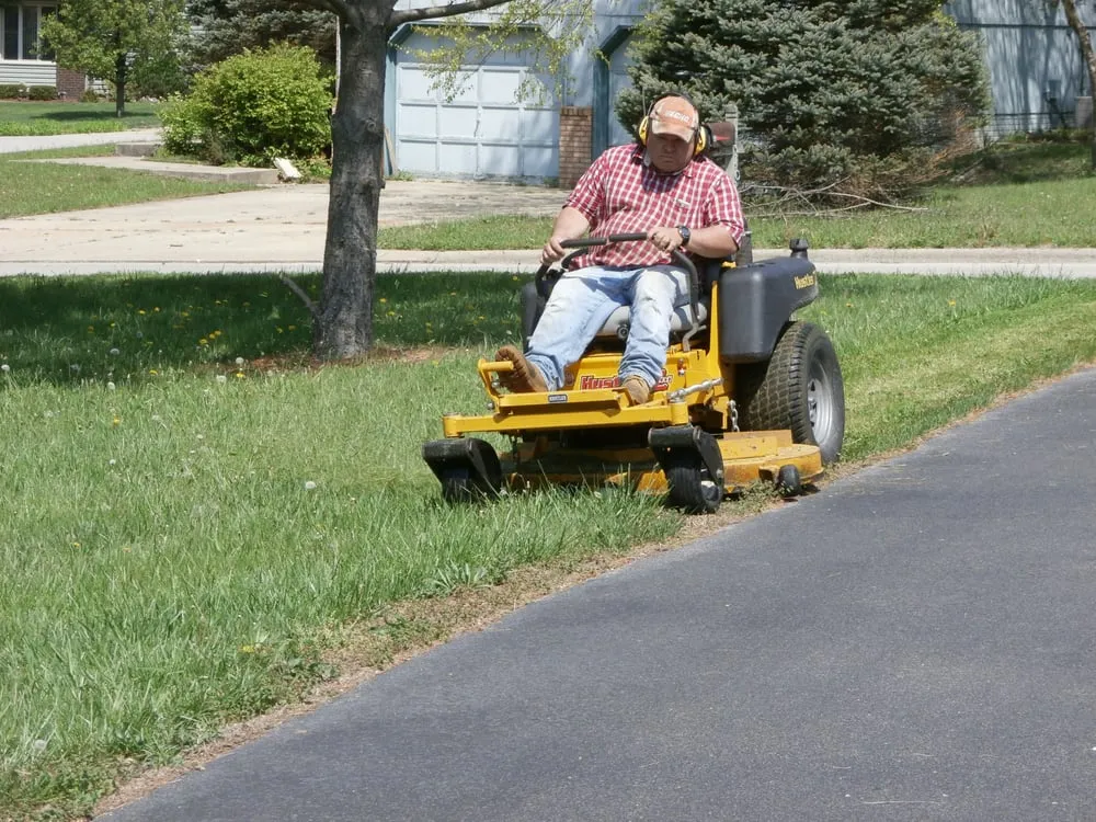 Custom outdoor landscaping for homes across Decatur, IL - Kenny Williams Lawn Services