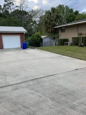 Kenny’s Lawn Care Logo