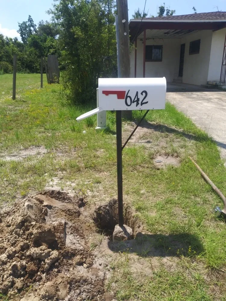 Affordable lawn care service in Panama City, FL - Kenrick Liburd Handy Remolding