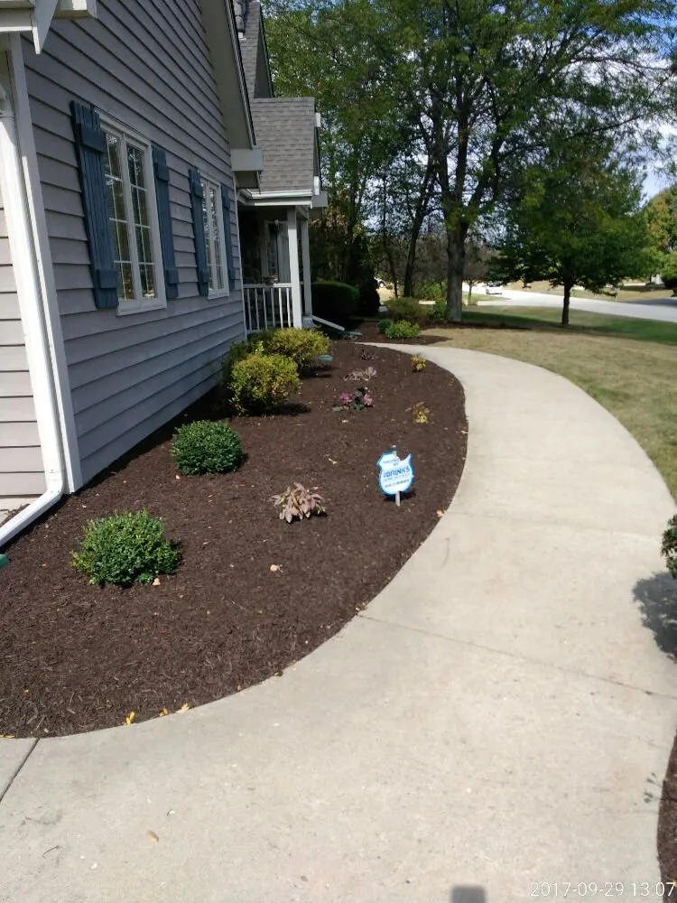 Custom yard cleanup service experts serving Menomonee Falls, WI - Ken's 4 Season Group