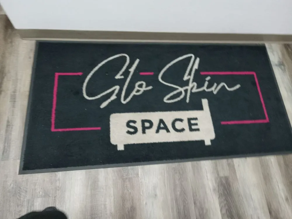 Professional yard cleanup service in Brooklyn Park, MN - Kens cleaning & Lawn care