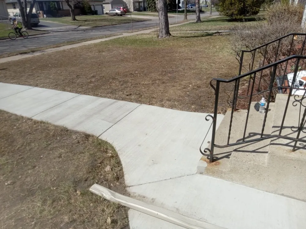 Affordable yard maintenance in Brooklyn Park, MN by Kens cleaning & Lawn care