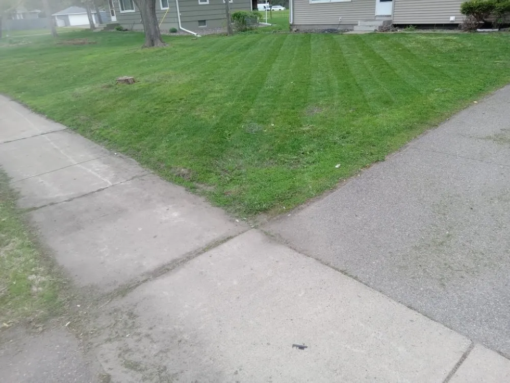 Professional landscaping services experts serving Brooklyn Park, MN - Kens cleaning & Lawn care