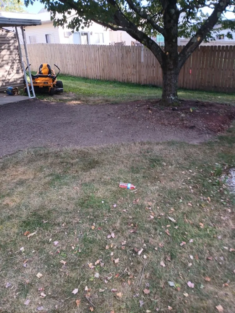 Local lawn mowing service experts serving Warren, OH - Kens Landscaping And Junk Removal