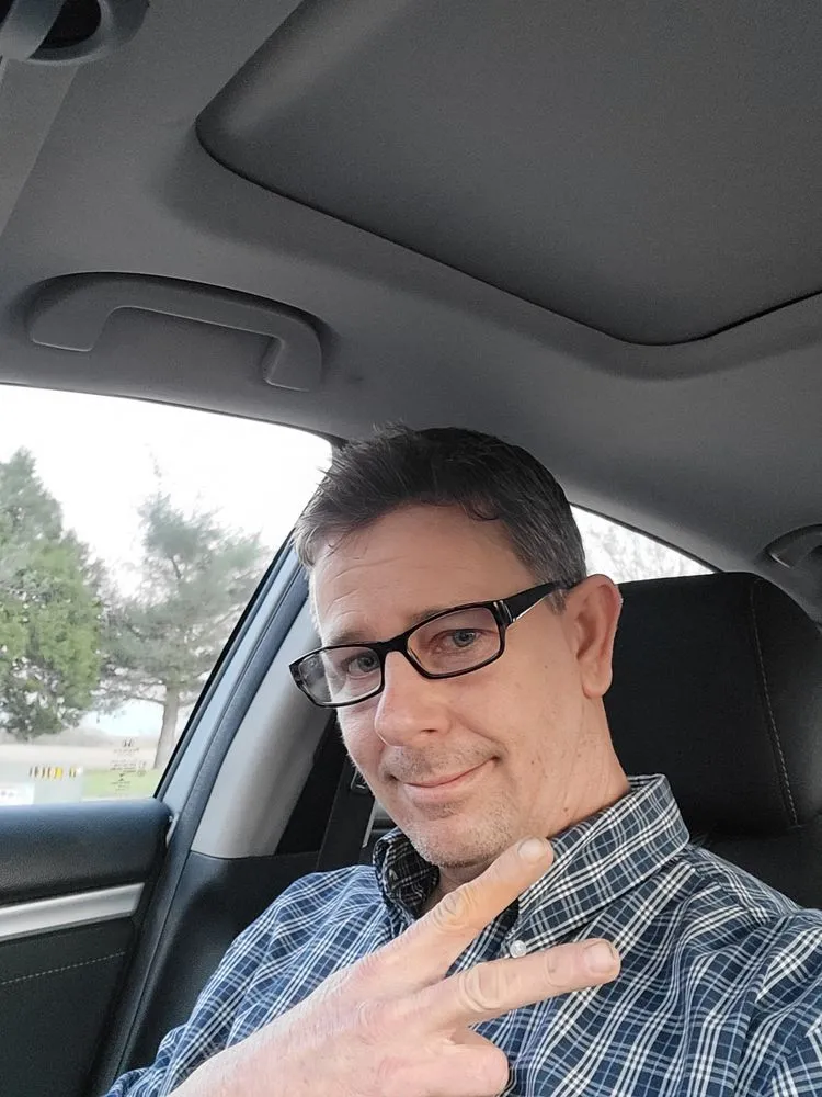 Expert lawn mowing service experts serving Sikeston, MO - Kens landscaping