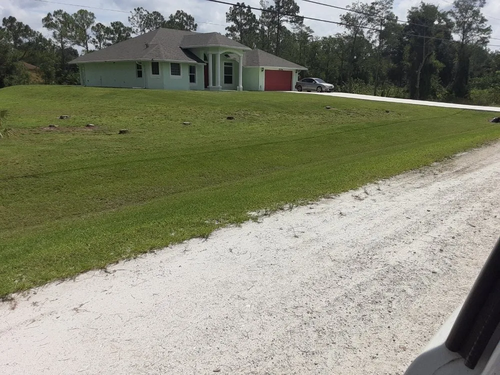 Expert yard maintenance in West Palm Beach, FL - Ken's Lawn Service