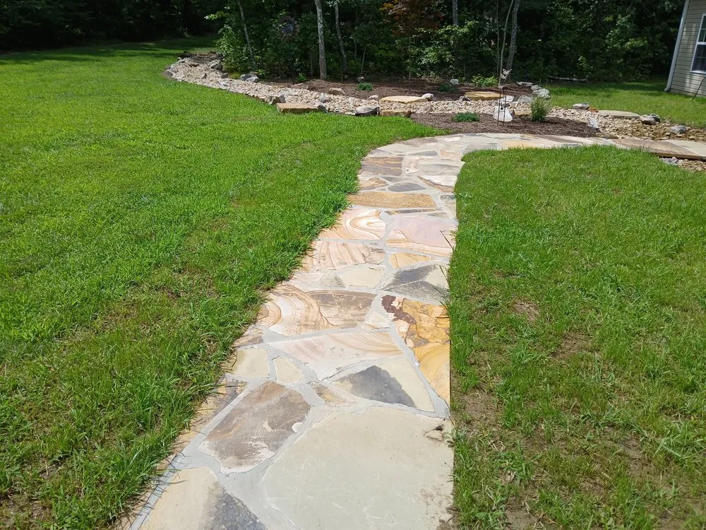 Reliable yard cleanup service in Crossville, TN by Ken’s Mulch And More