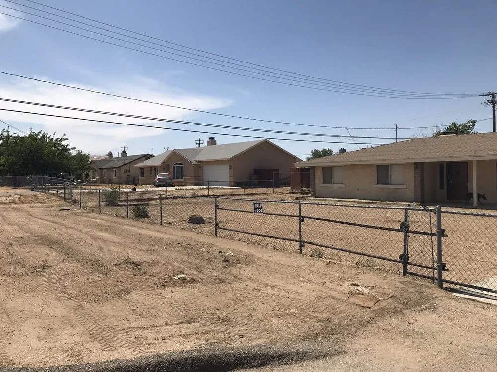 Professional yard cleanup service in Hesperia, CA - Ken's tractor & clean ups