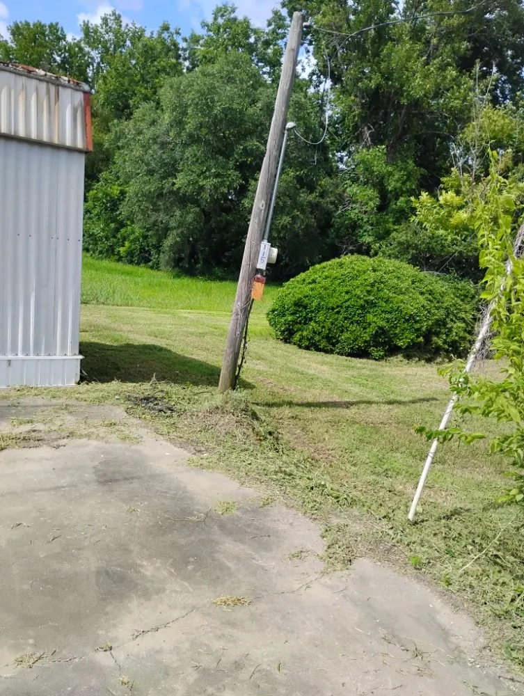 Local lawn care service in Tallulah, LA by Kentay Lawn Service