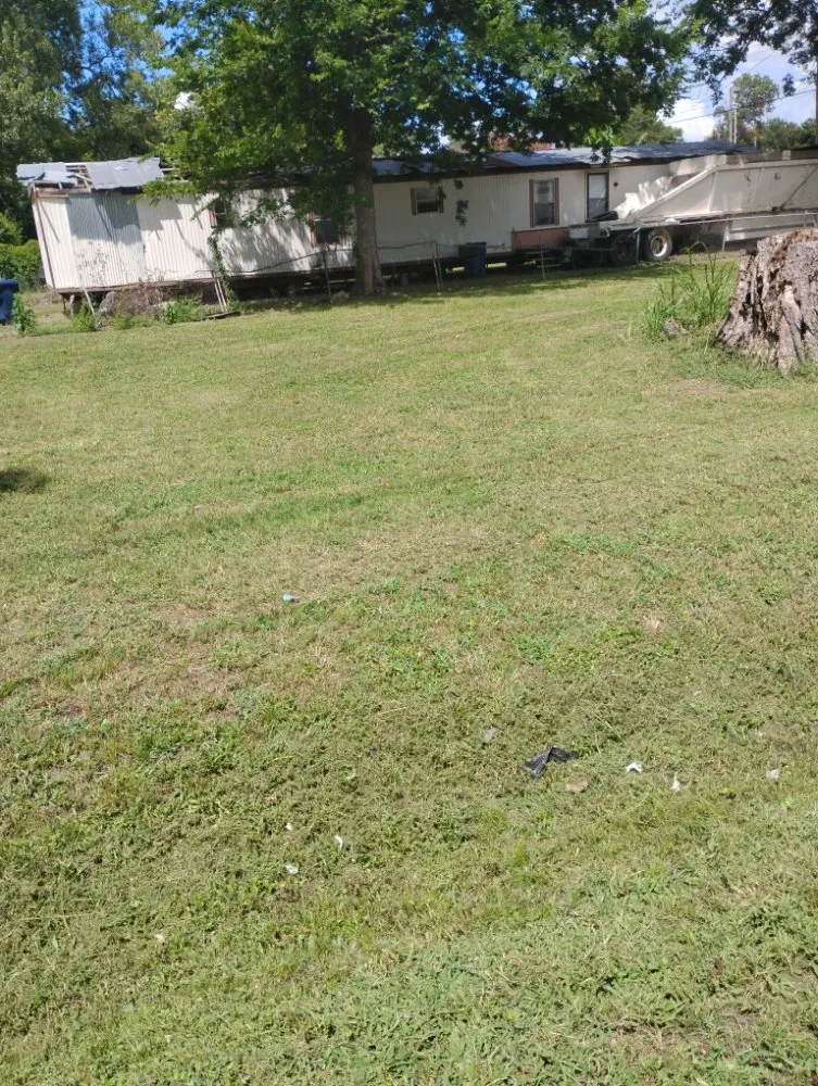 Affordable garden landscaping in Tallulah, LA by Kentay Lawn Service