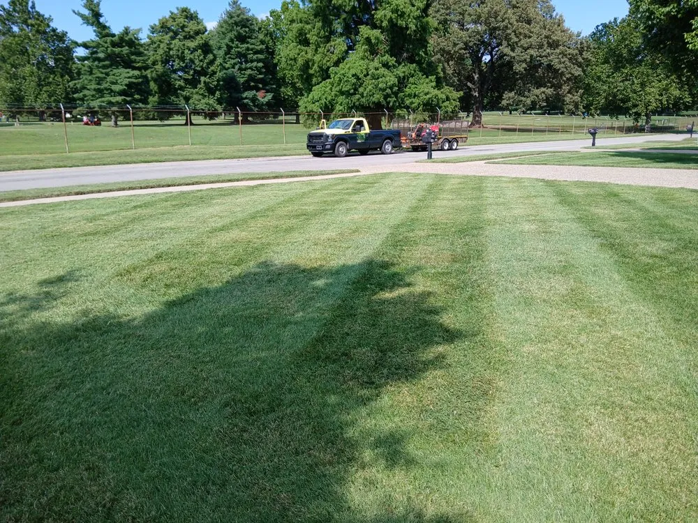 Top-rated yard maintenance in Louisville, KY - Kentucky Lawnscapes