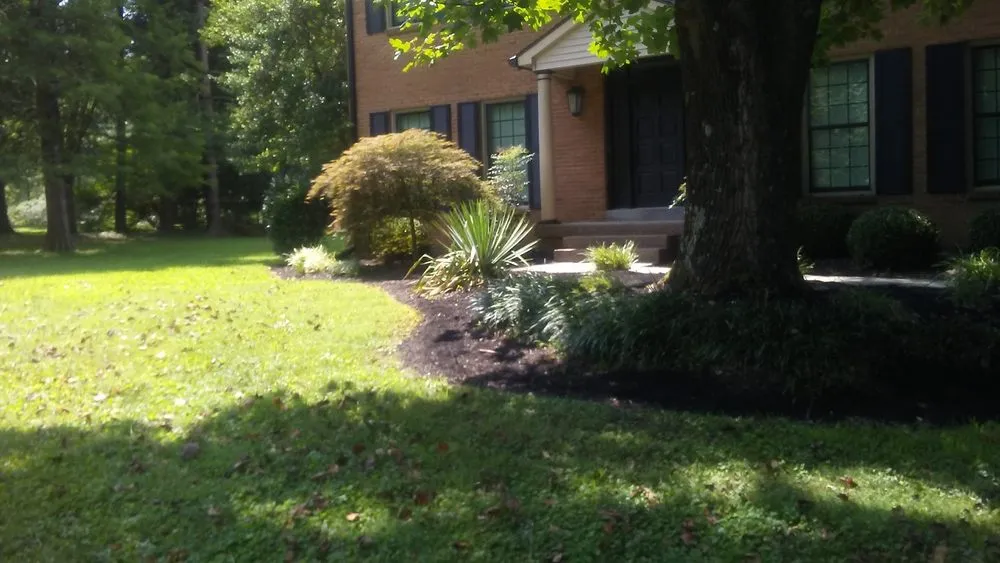 Reliable lawn mowing service in Louisville, KY - Kentucky Lawnscapes