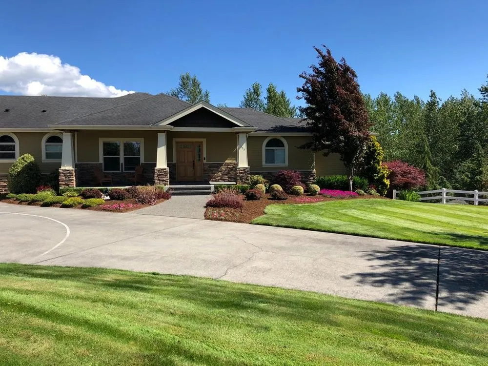 Reliable yard maintenance with custom design across Charlotte, NC - Kept Landscaping