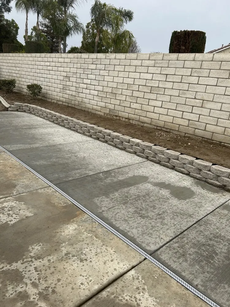 Custom yard maintenance experts serving Bakersfield, CA - Kern Lawn Borders