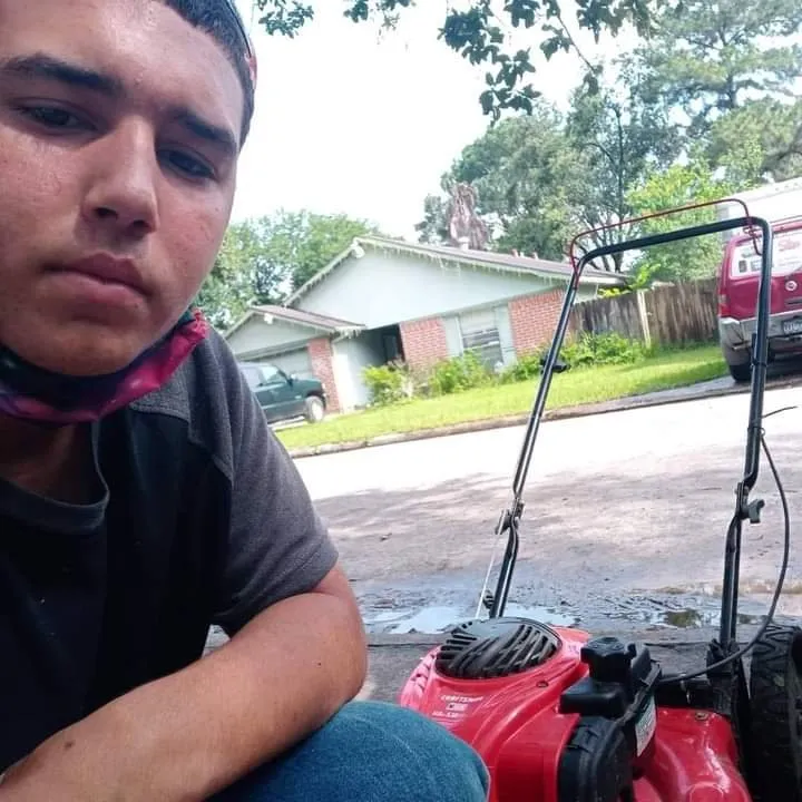 Top-rated yard maintenance experts serving Crosby, TX - Kerry Jones Lawn Service