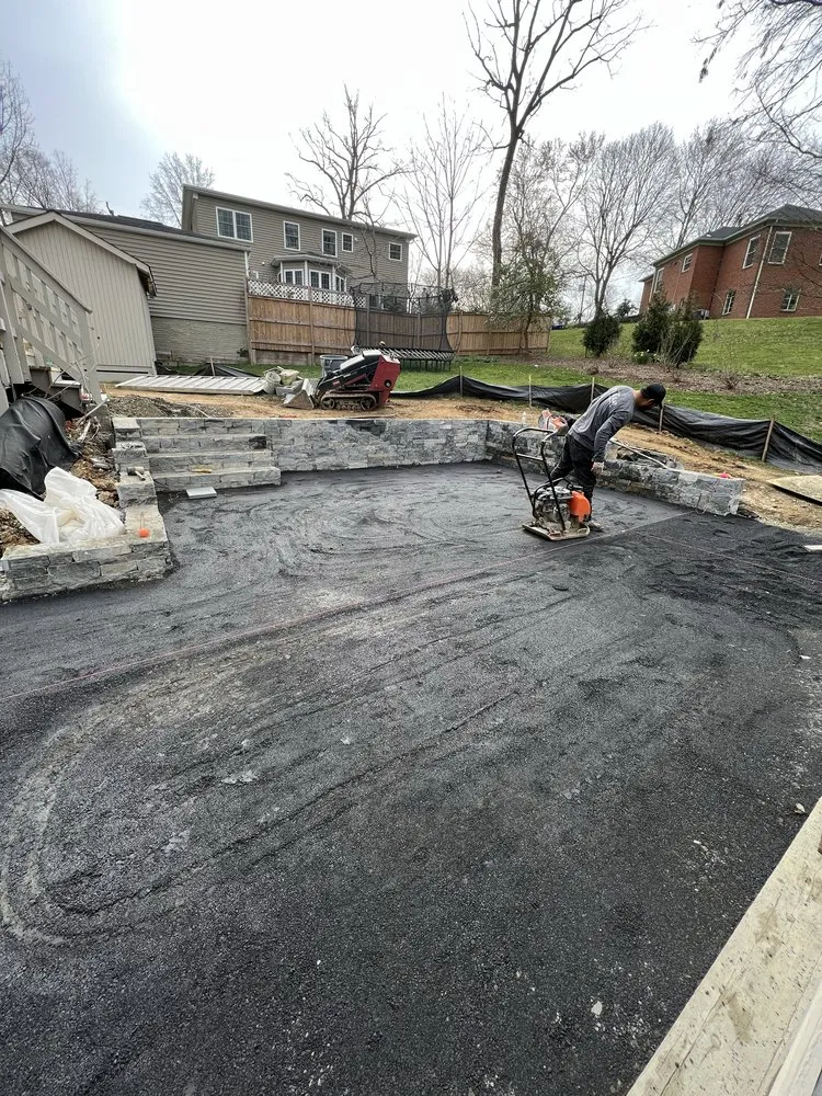 Custom yard cleanup service experts serving Oxon Hill, MD - Kevin Valencia