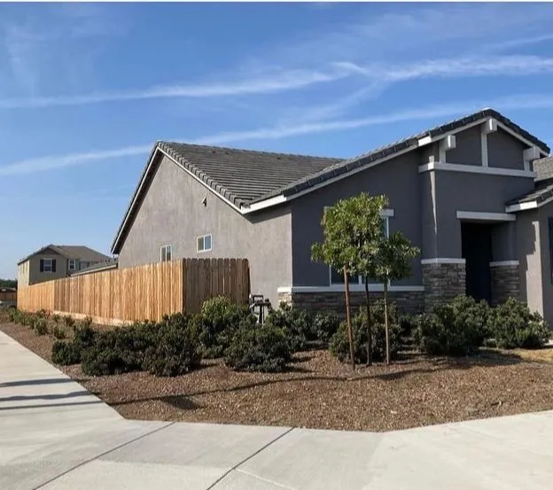 Custom yard cleanup service for year-round maintenance across Visalia, CA - Kevin's Lawn Care Rx