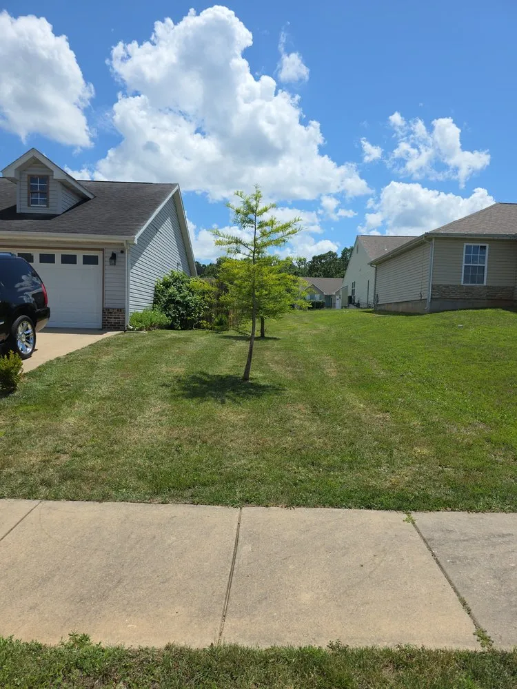Custom yard maintenance in Dixon, MO by Kevin's Mowing