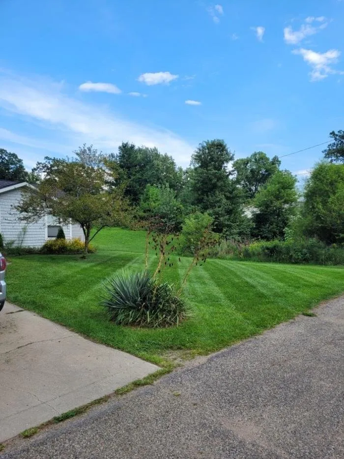 Top-rated yard maintenance in Battle Creek, MI - Kevin's Quality Lawn and Snow