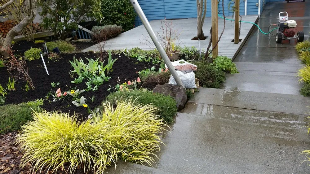 Custom residential landscaping experts serving Seattle, WA - Kevin's Yard Work