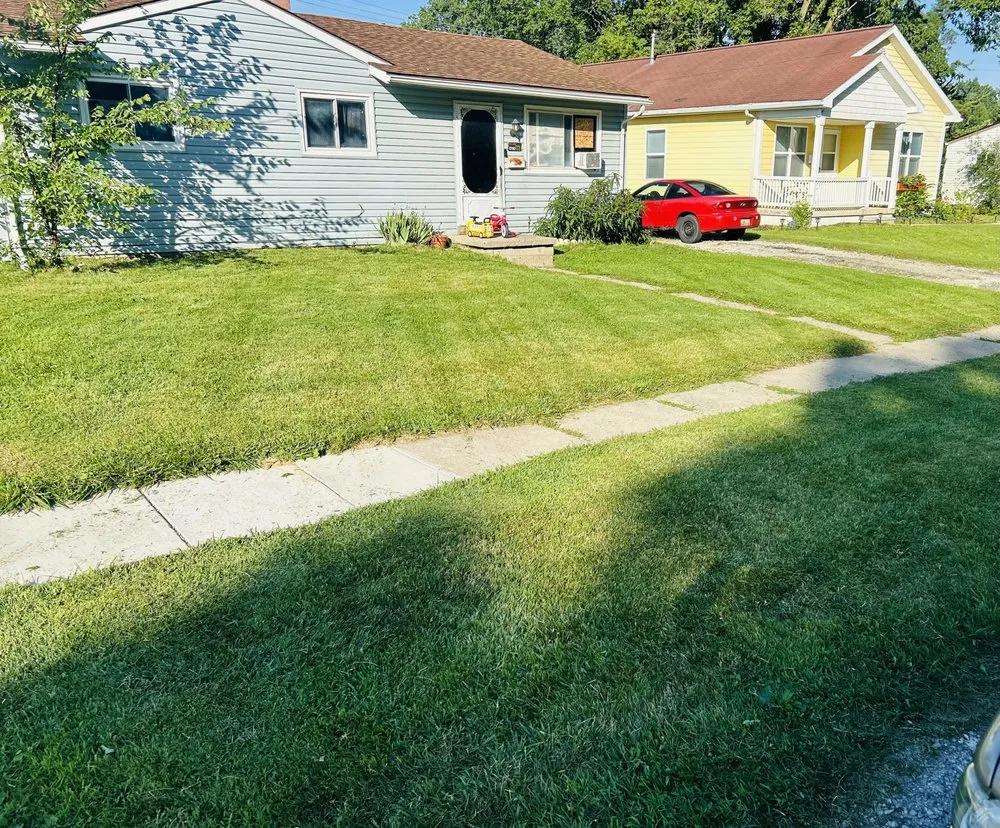 Custom residential landscaping experts serving Ypsilanti, MI - Key To The Top Enterprise