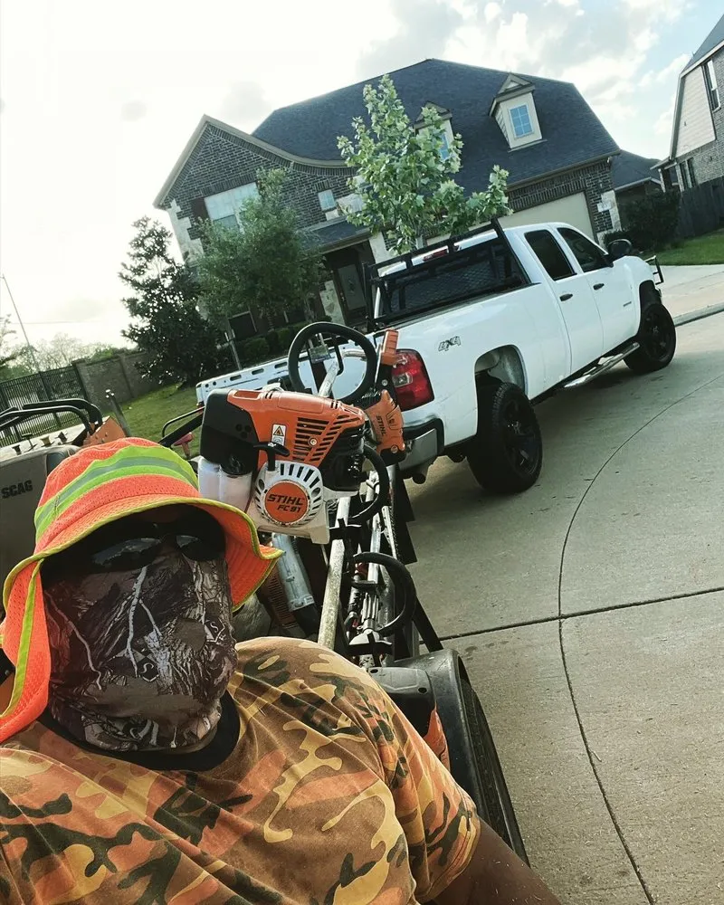 Custom yard cleanup service for homes in Clodine, TX by Keycuts G.S