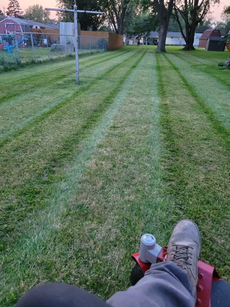 Trusted yard maintenance in Lorain, OH by Keys Creative Lawn Care Services