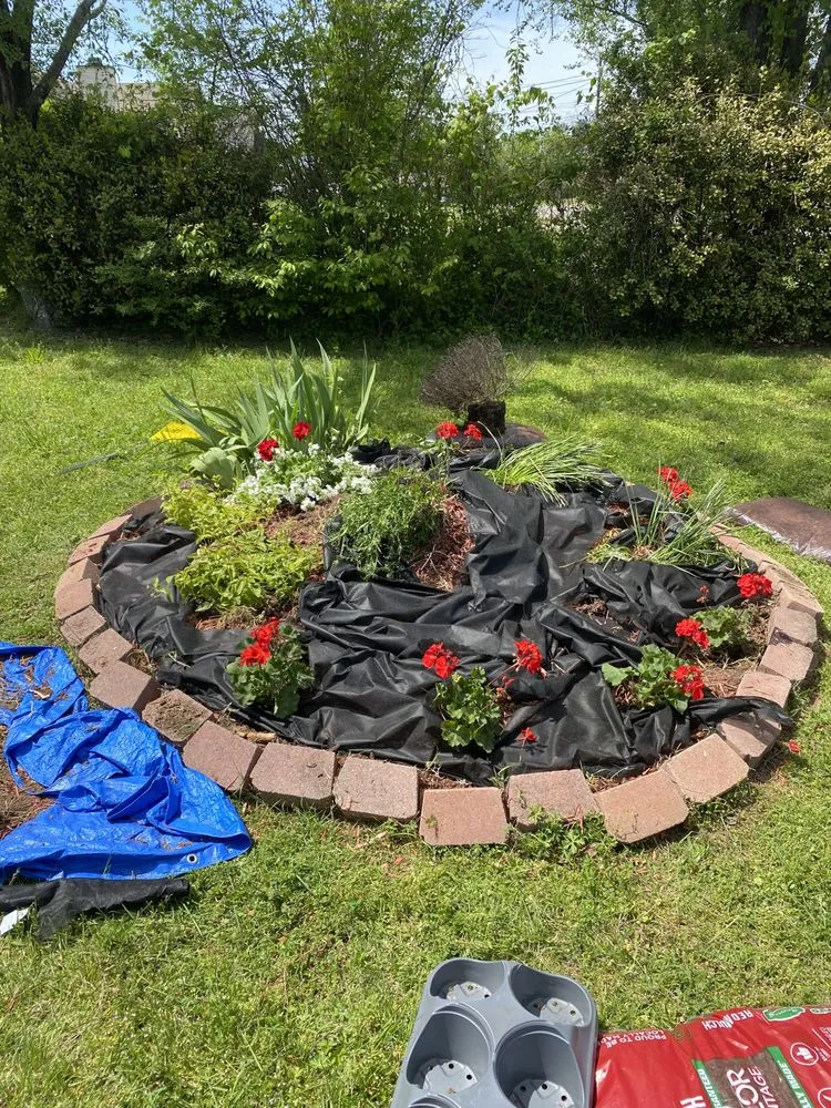 Trusted landscape design in Clarksville, TN by Keys Kuts