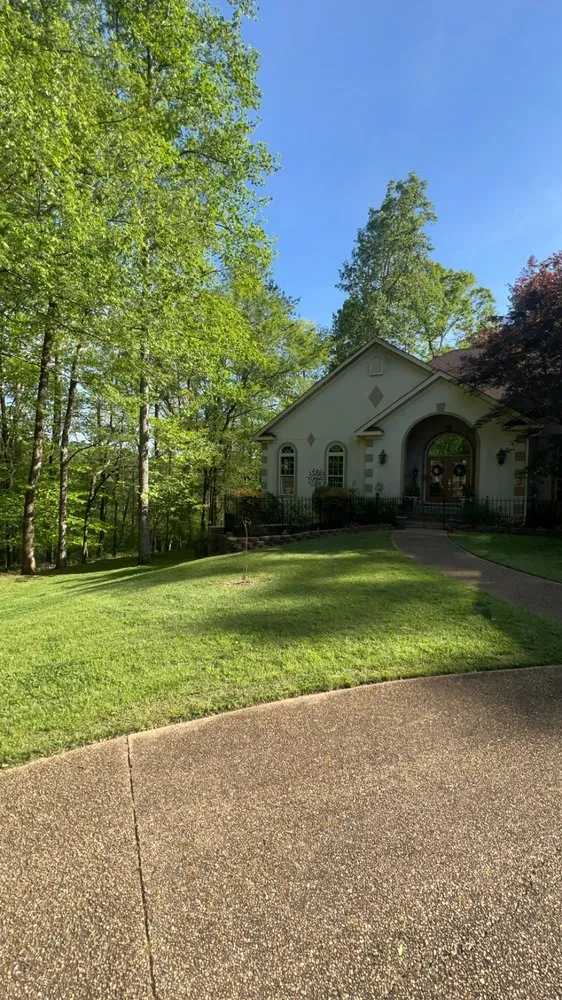 Trusted outdoor landscaping in Athens, AL - Key’s Lawncare & Pressure Washing