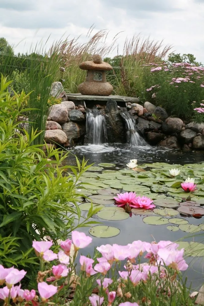 Expert yard maintenance in Richmond, IL by Keystone Hatcheries