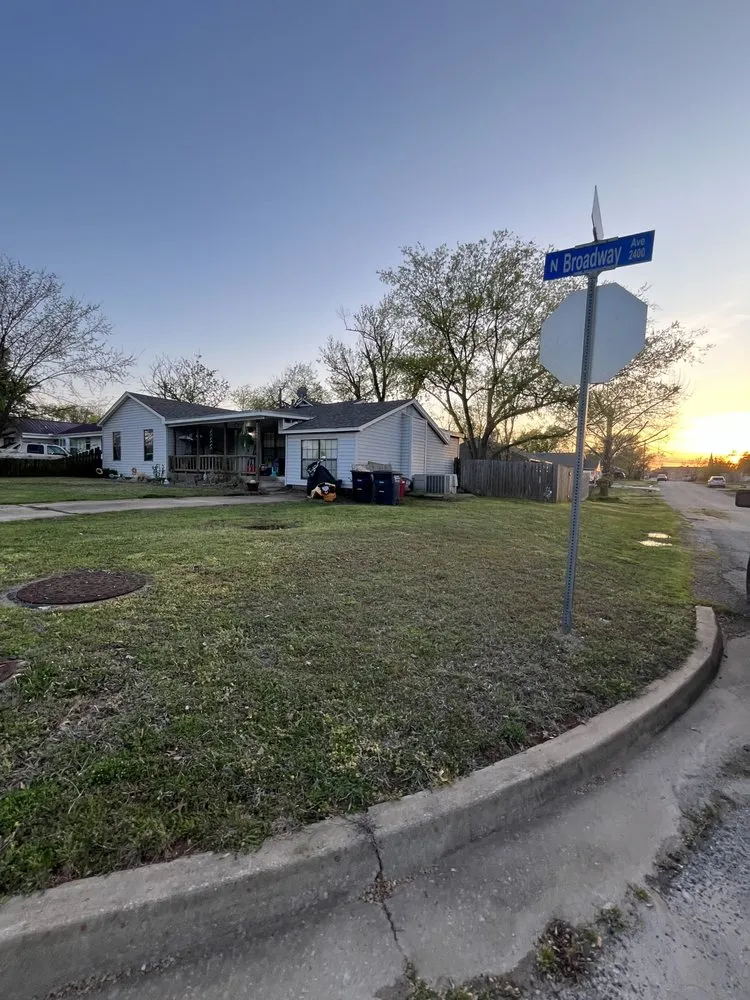 Expert garden landscaping experts serving Shawnee, OK - K&F's Lawn Care